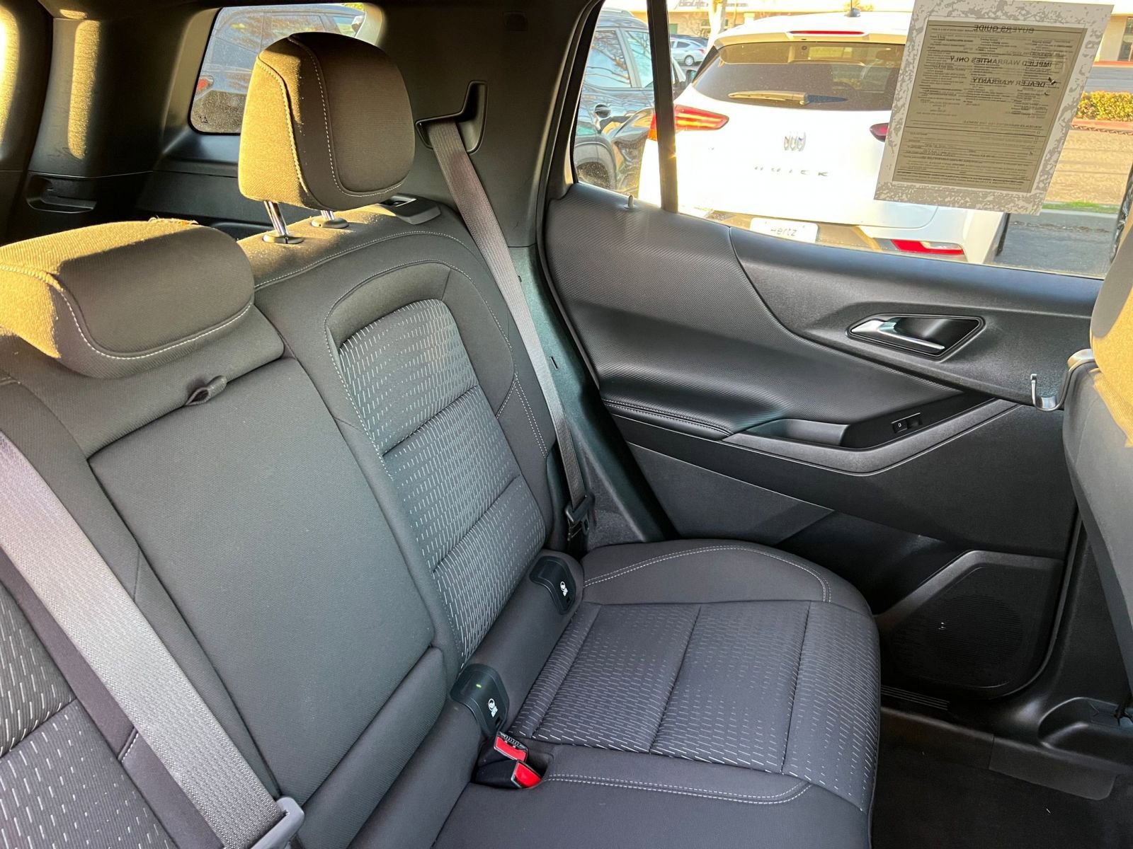 Used 2025 Chevrolet Equinox LT image 38