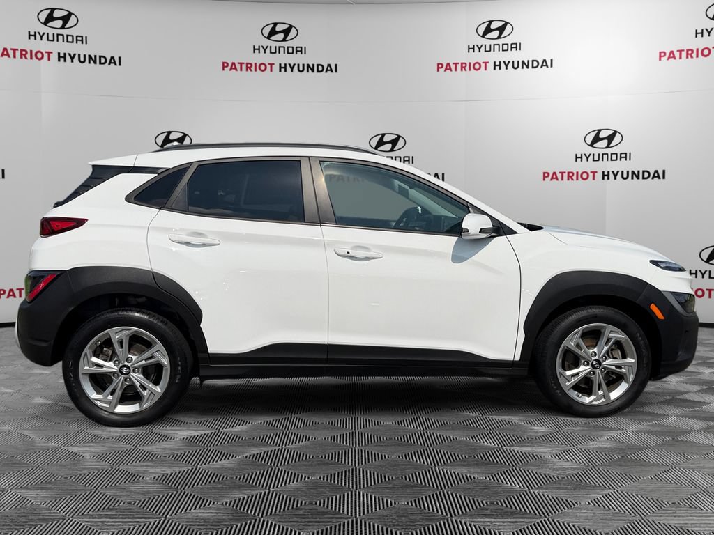 Used 2023 Hyundai Kona SEL AWD/4WD image 2