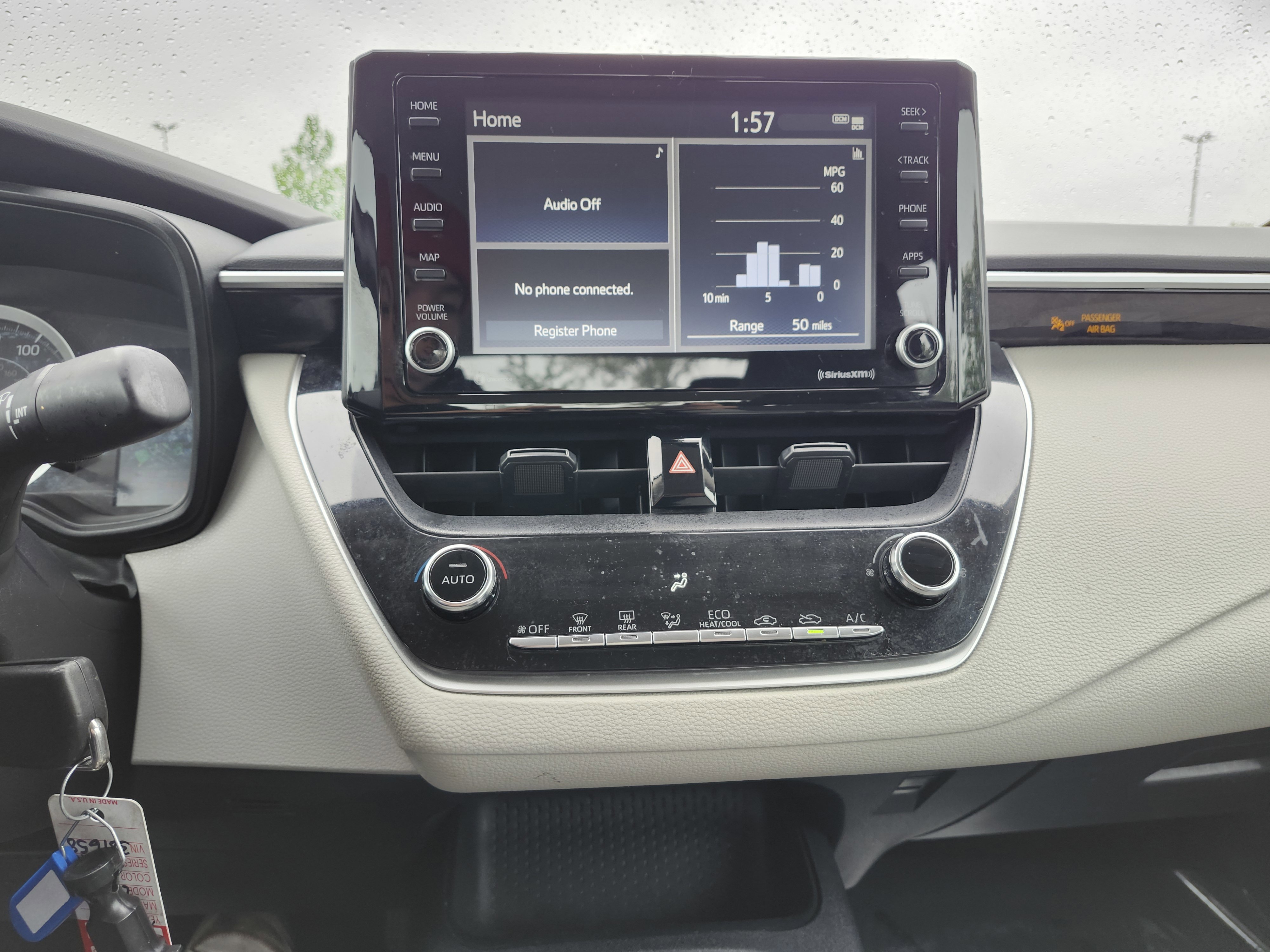 Used 2022 Toyota Corolla LE FWD image 28