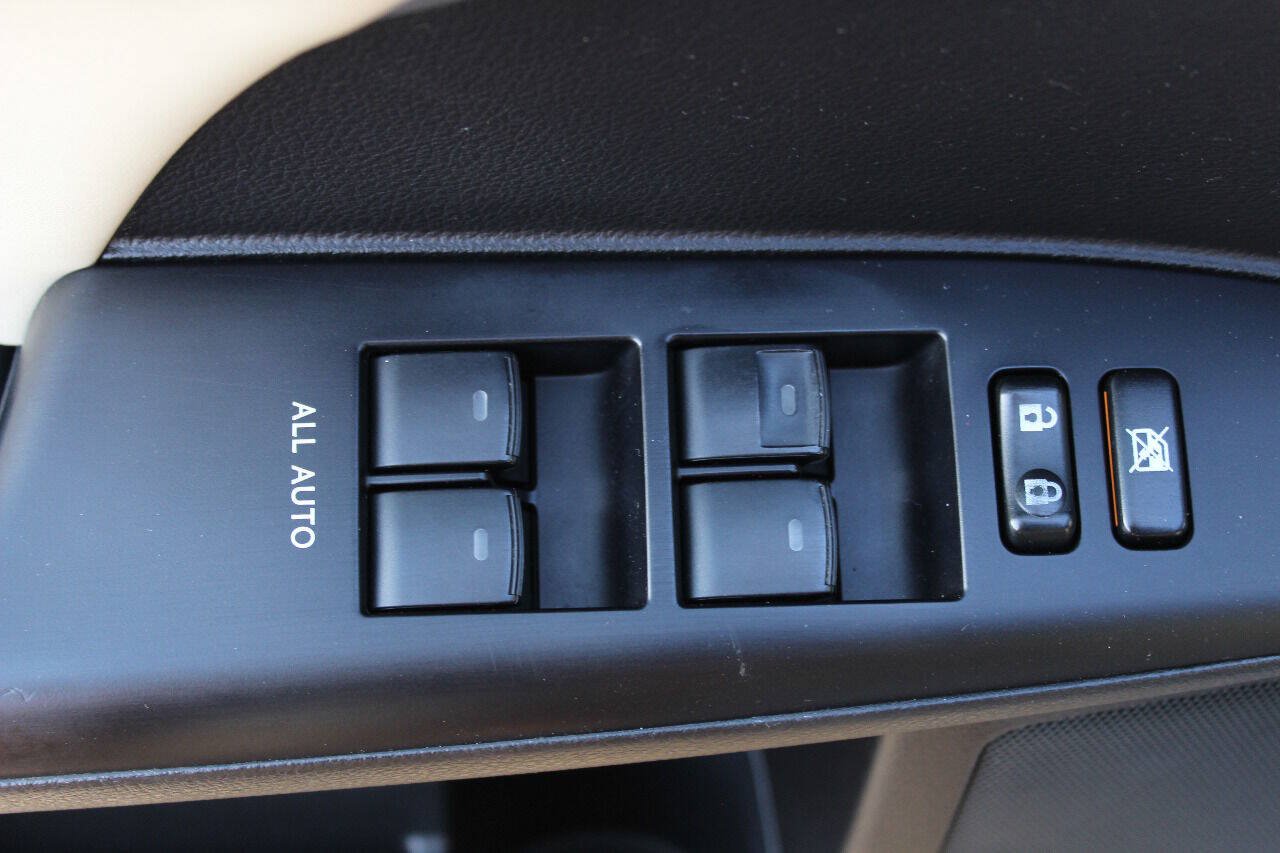 Used 2012 Lexus CT 200h Premium w/ Premium Audio Pkg FWD image 19