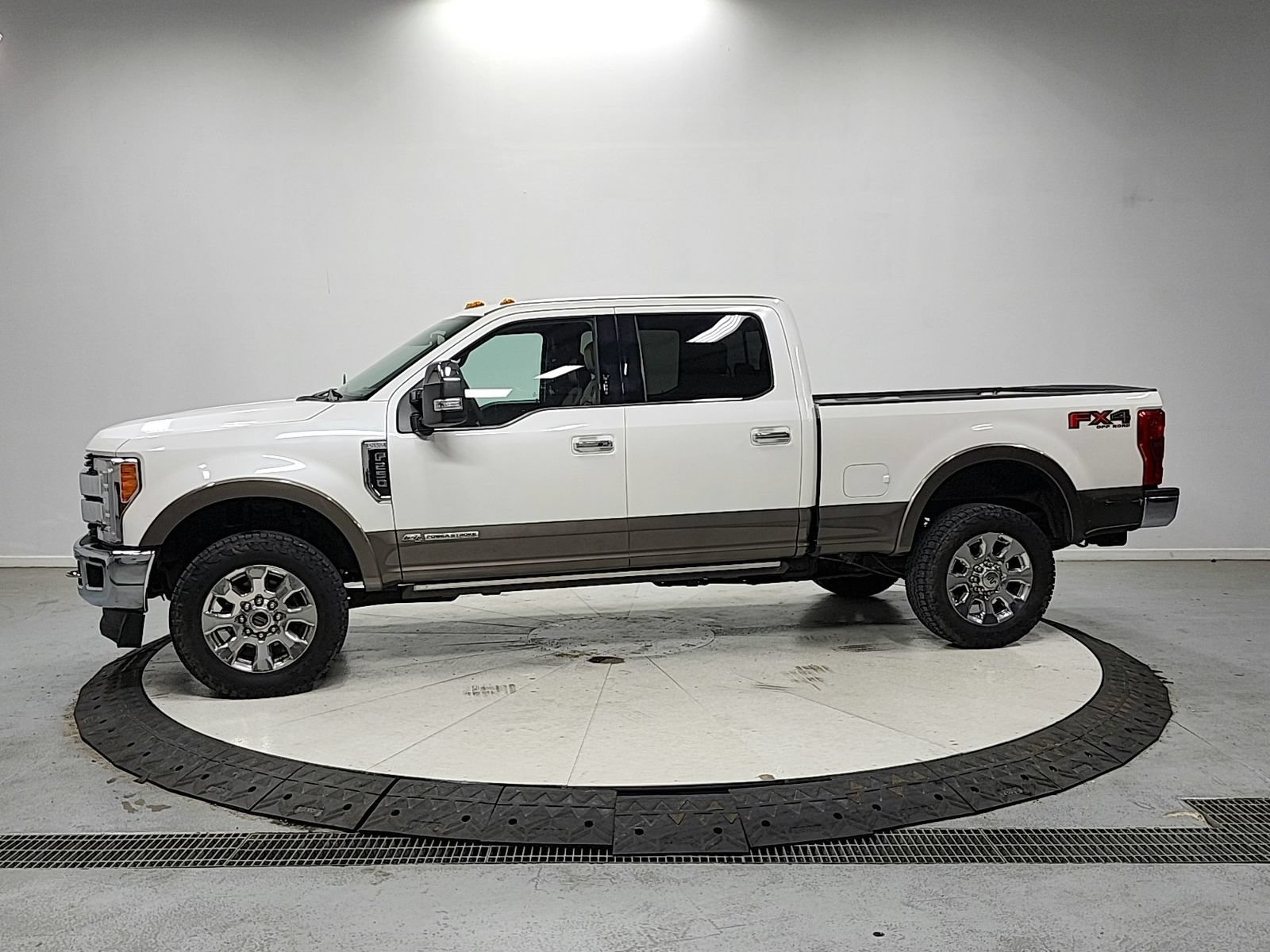 Used 2019 Ford F250 King Ranch w/ King Ranch Ultimate Package AWD/4WD image 4