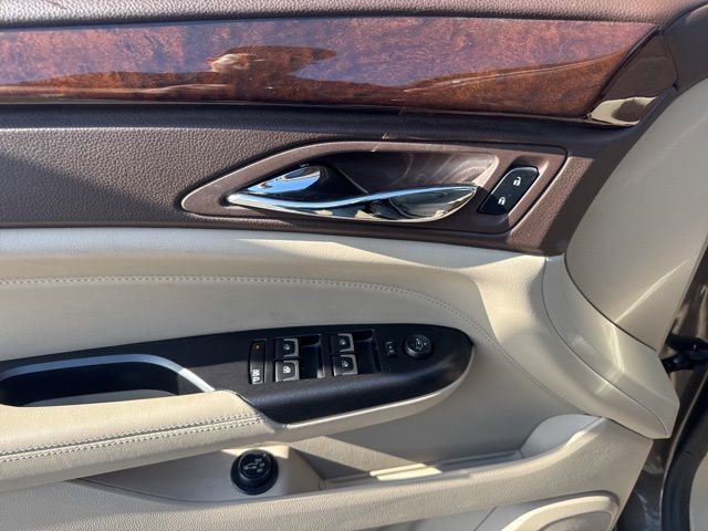 Used 2016 Cadillac SRX Luxury image 9