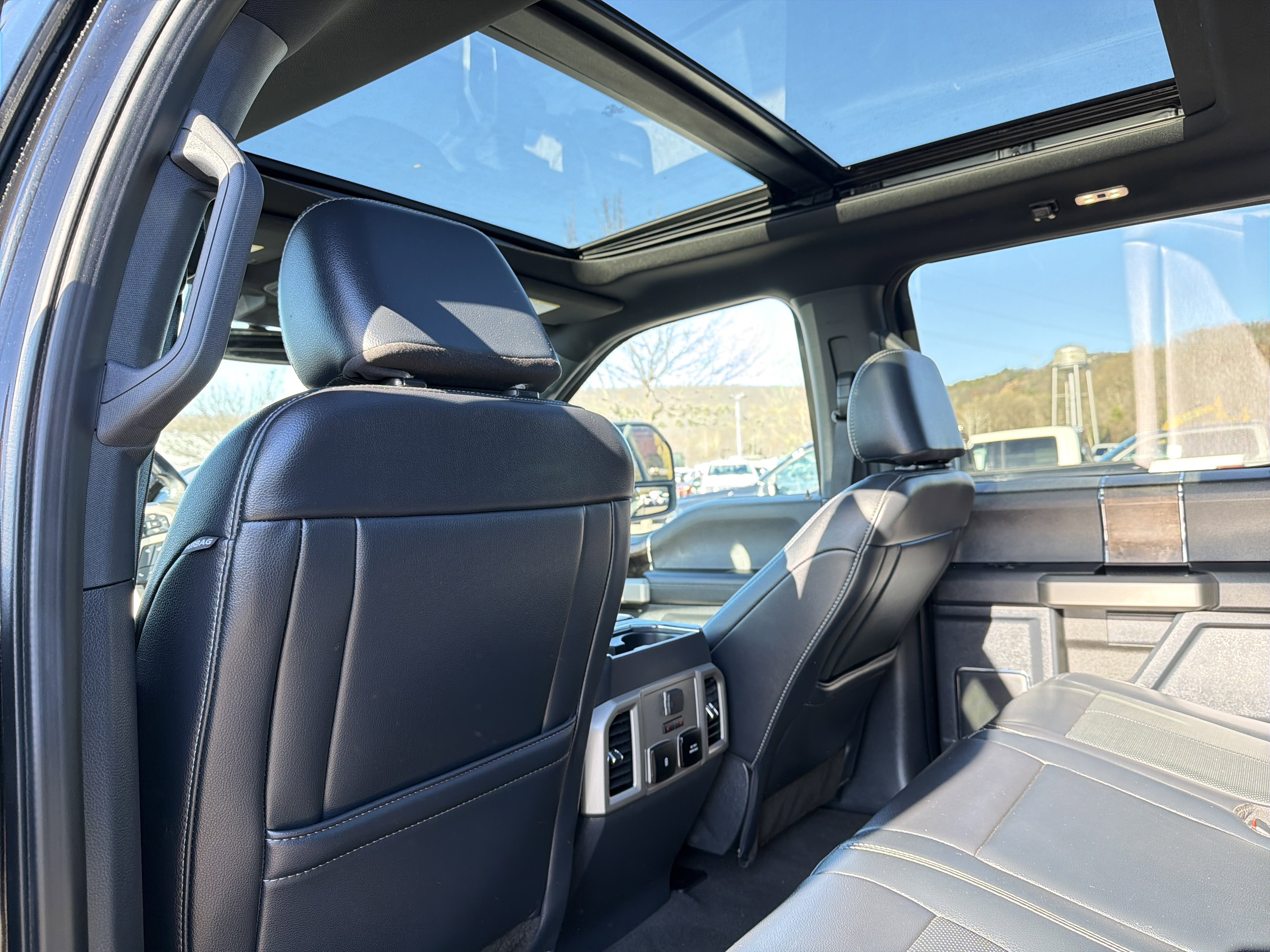 Used 2022 Ford F250 Lariat w/ Lariat Ultimate Package image 31