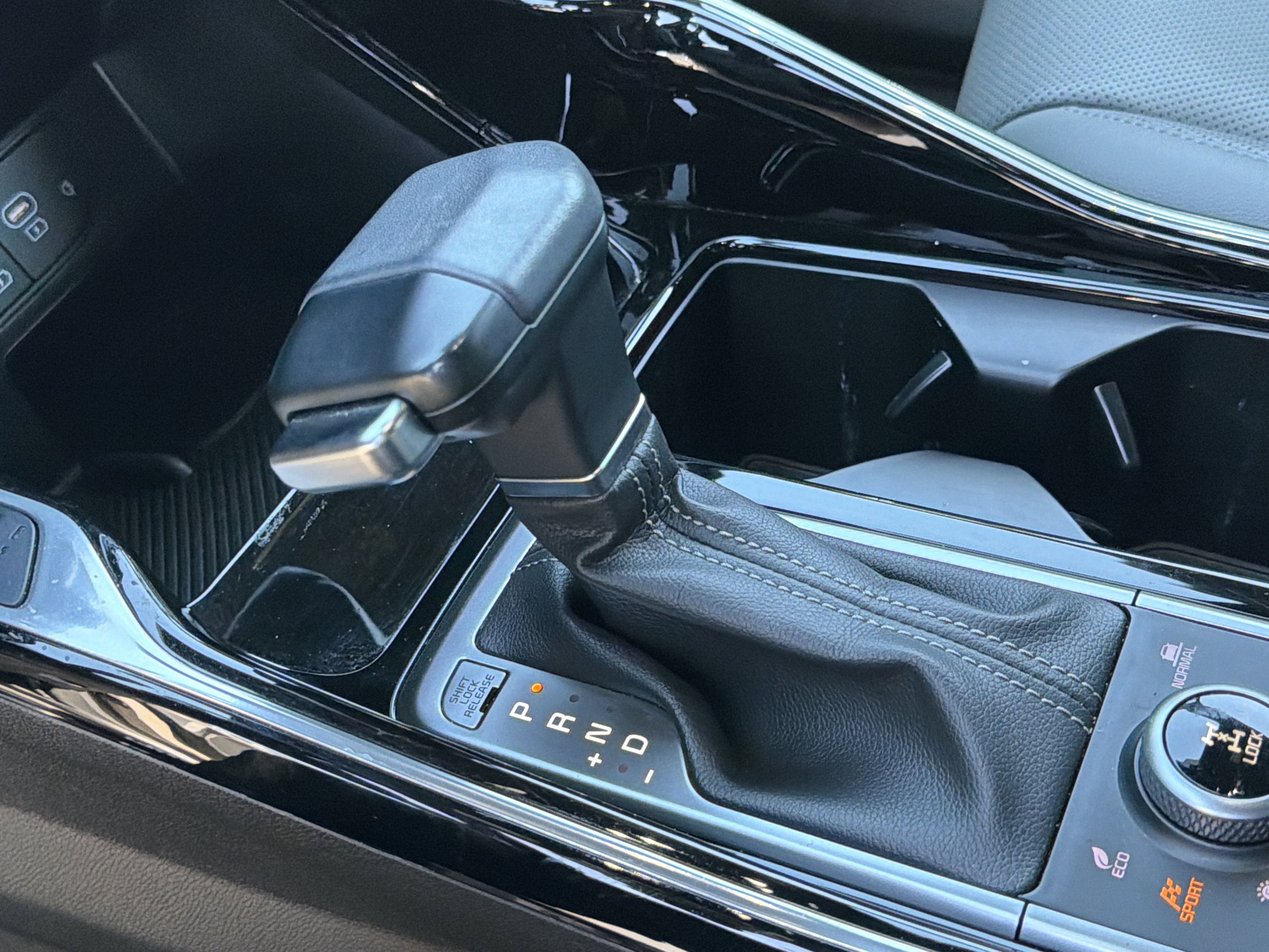 Used 2024 Kia Sorento SX Prestige w/ Sage Leather Package image 34