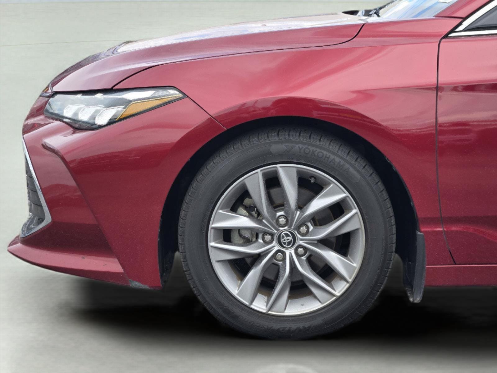 Used 2020 Toyota Avalon XLE w/ Moonroof Package FWD image 9