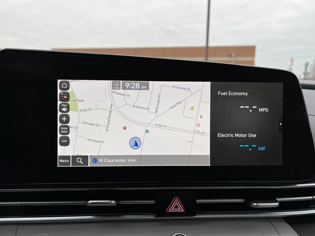 Certified 2022 Hyundai Elantra Limited image 17