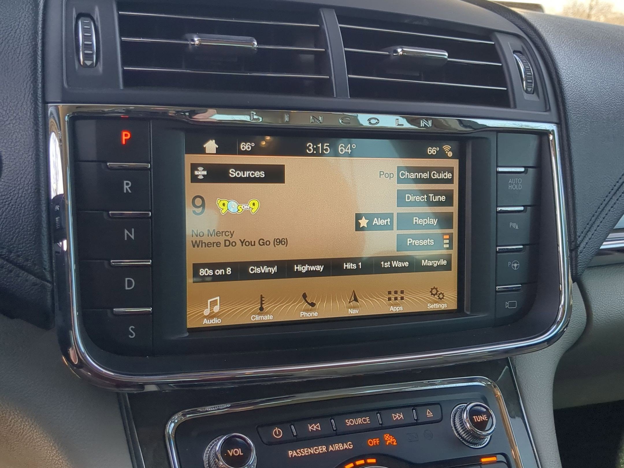 Used 2018 Lincoln Continental Reserve image 15