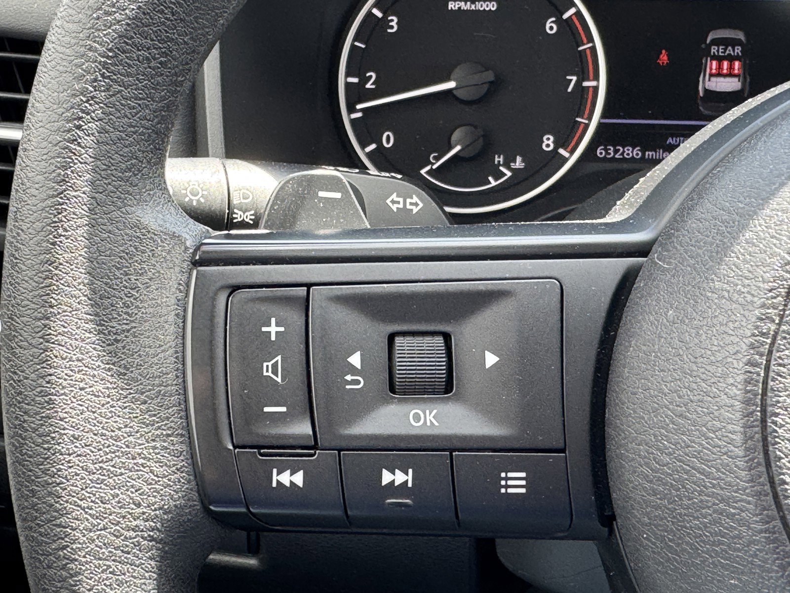 Used 2024 Nissan Rogue SV image 17