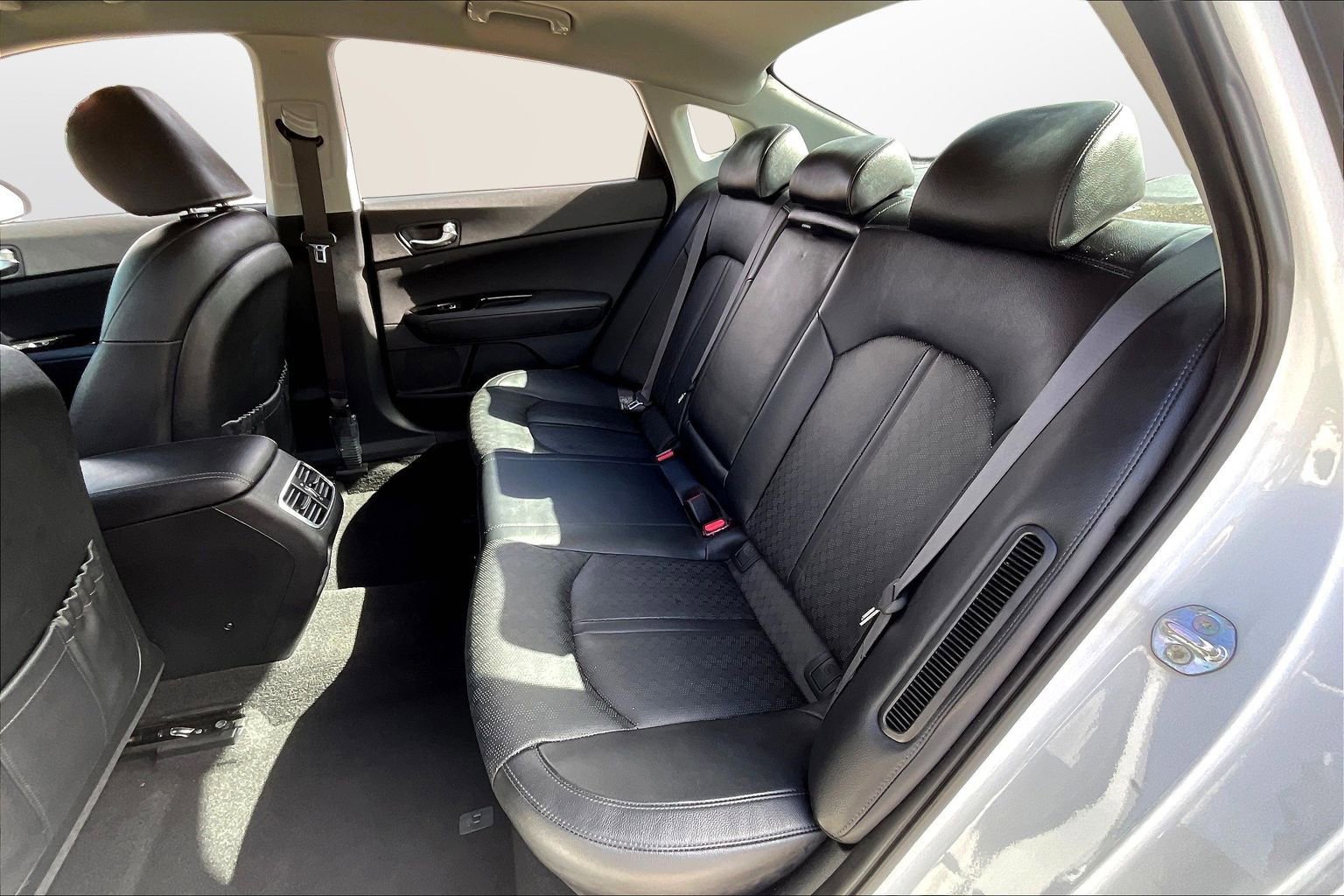 Used 2017 Kia Optima EX image 18