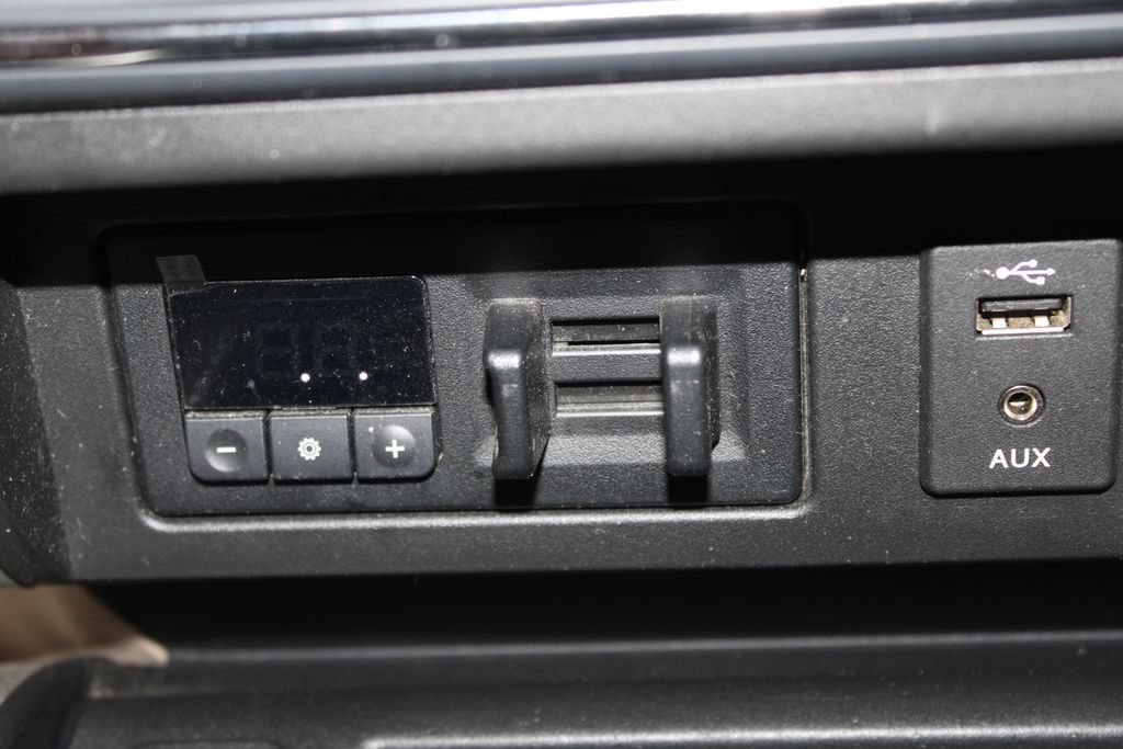 Used 2017 Nissan Titan SL RWD image 41