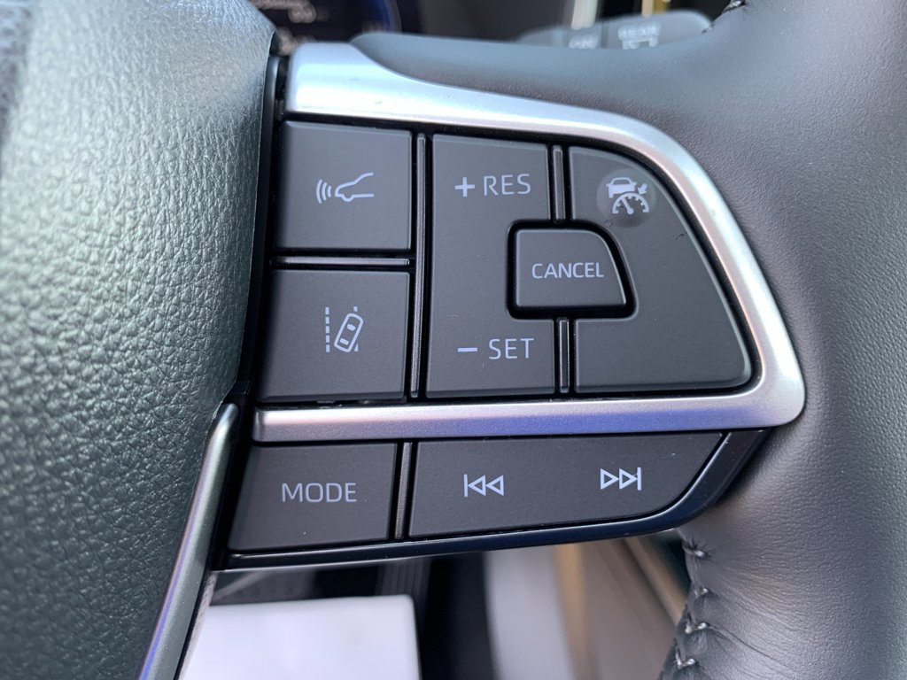 Used 2026 Toyota Highlander Limited AWD/4WD image 29