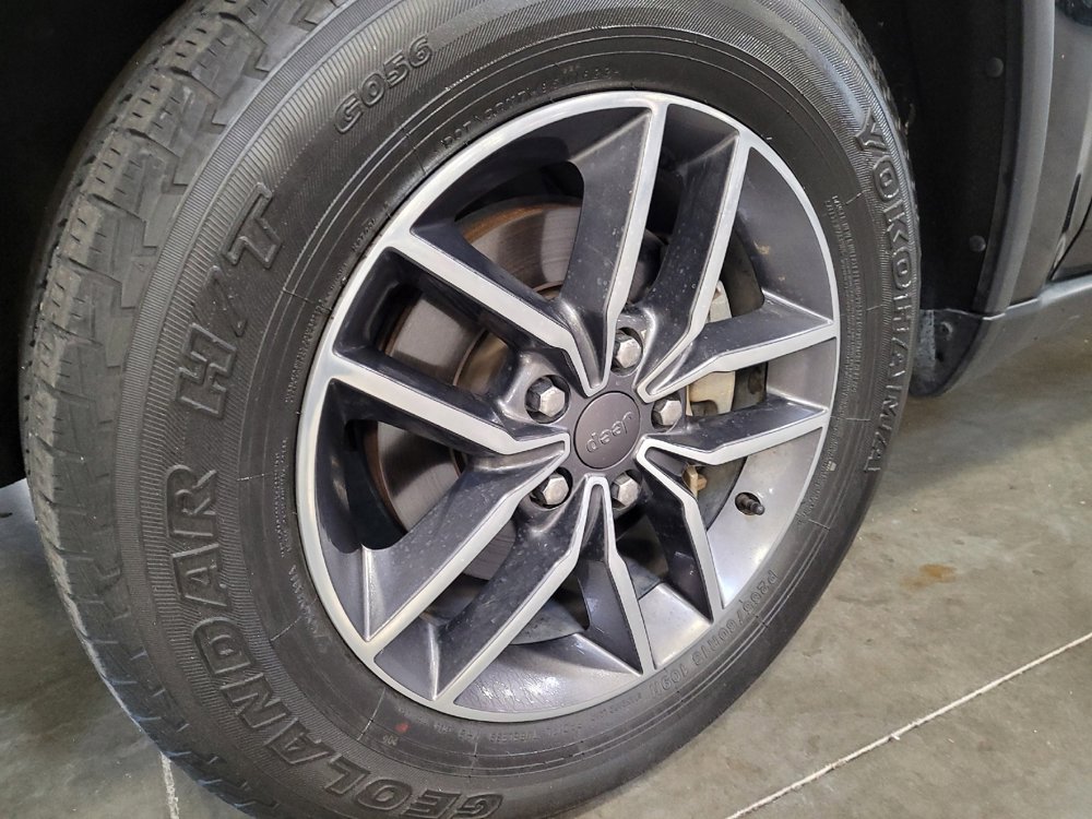 Used 2019 Jeep Grand Cherokee Limited w/ Luxury Group II RWD image 31