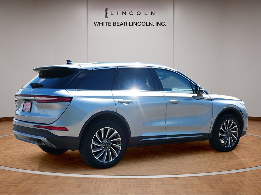 Used 2023 Lincoln Corsair Reserve w/ Equipment Group 201A AWD/4WD image 5