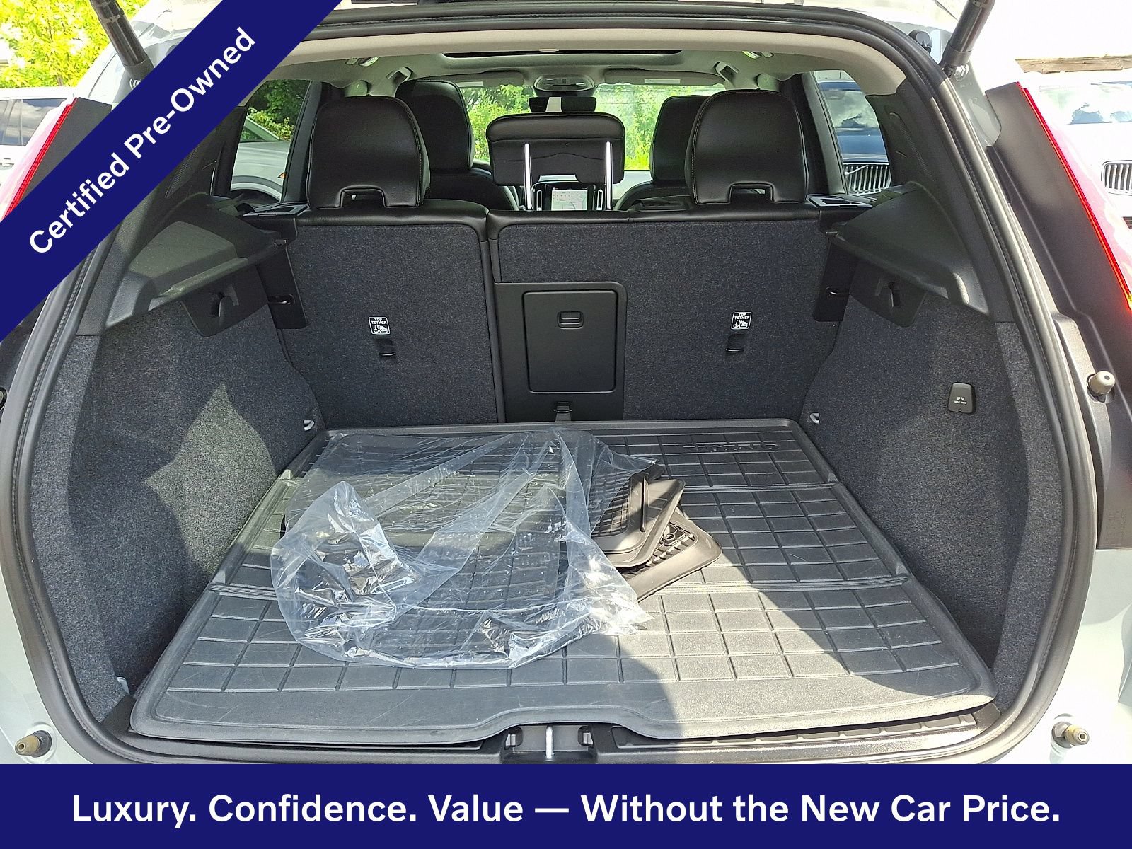 Certified 2024 Volvo XC40 B5 Ultimate w/ Protection Package Premier AWD/4WD image 29