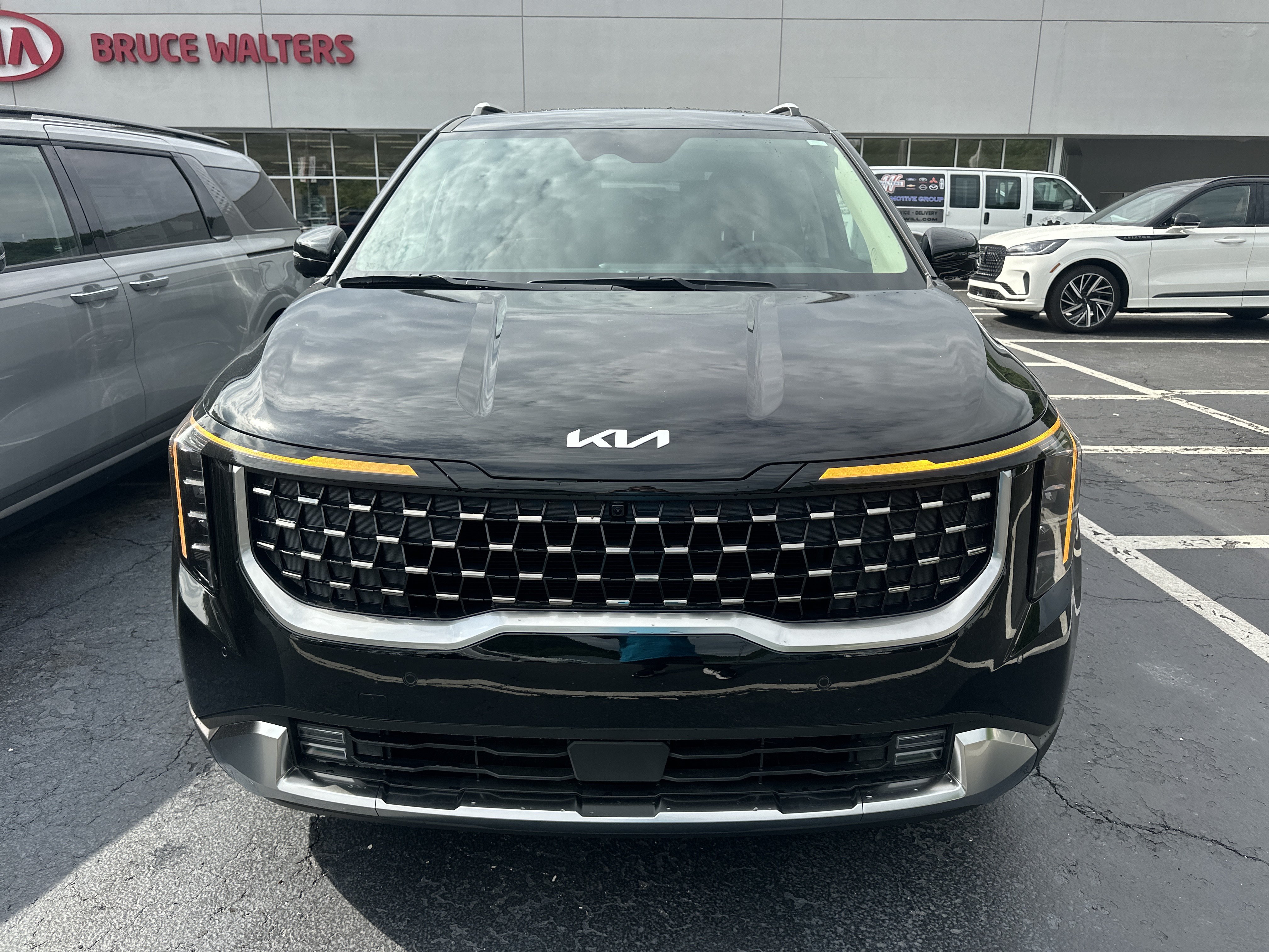 New 2026 Kia Carnival SX FWD image 2