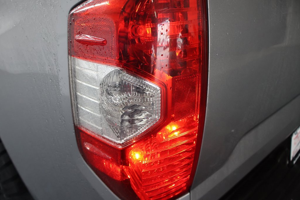 Used 2016 Toyota Tundra SR5 w/ SR5 Upgrade Package image 28