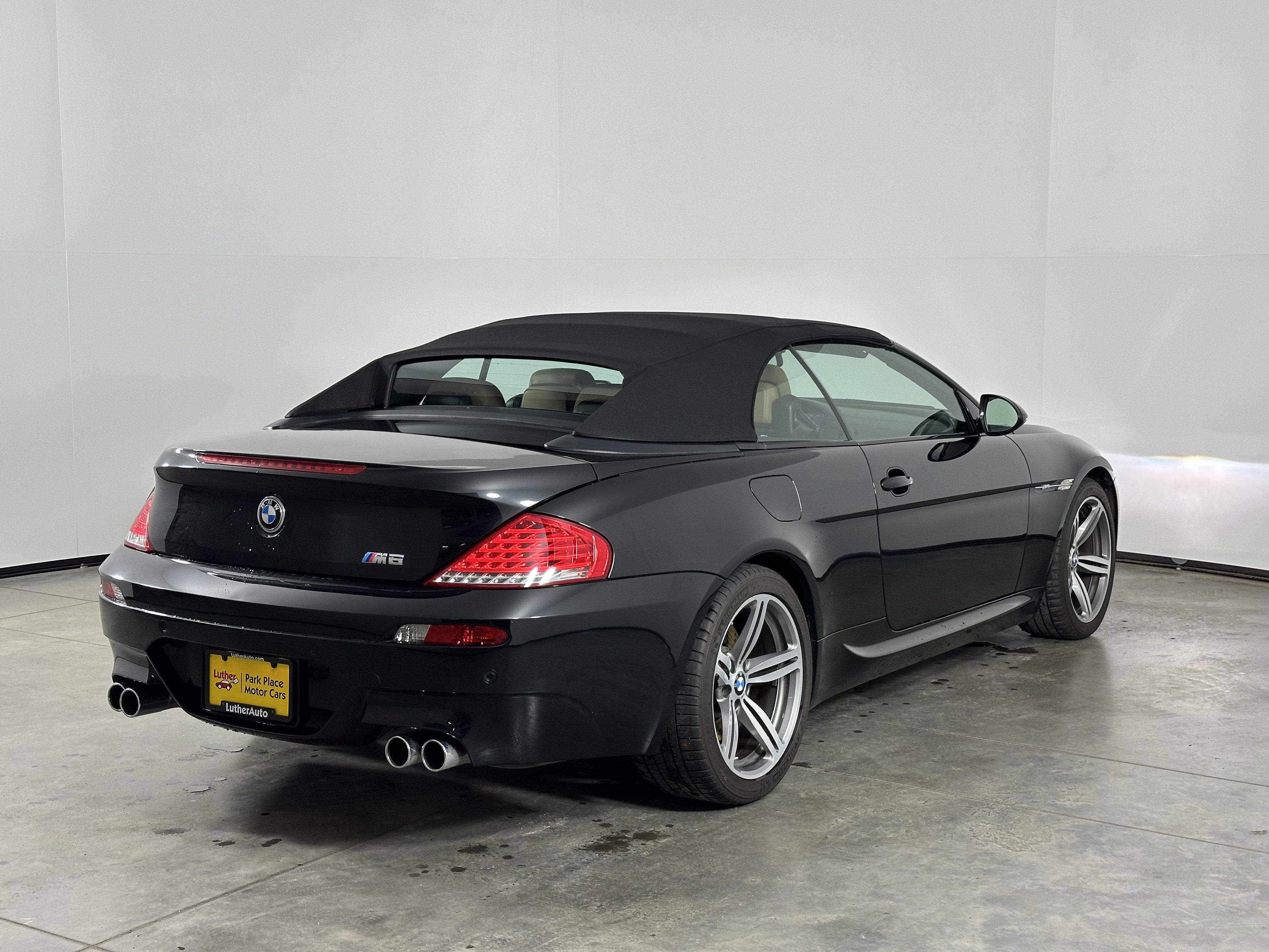 Used 2010 BMW M6 Convertible image 35