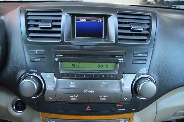 Used 2010 Toyota Highlander 4WD Hybrid w/ Extra Value Pkg 2 image 24
