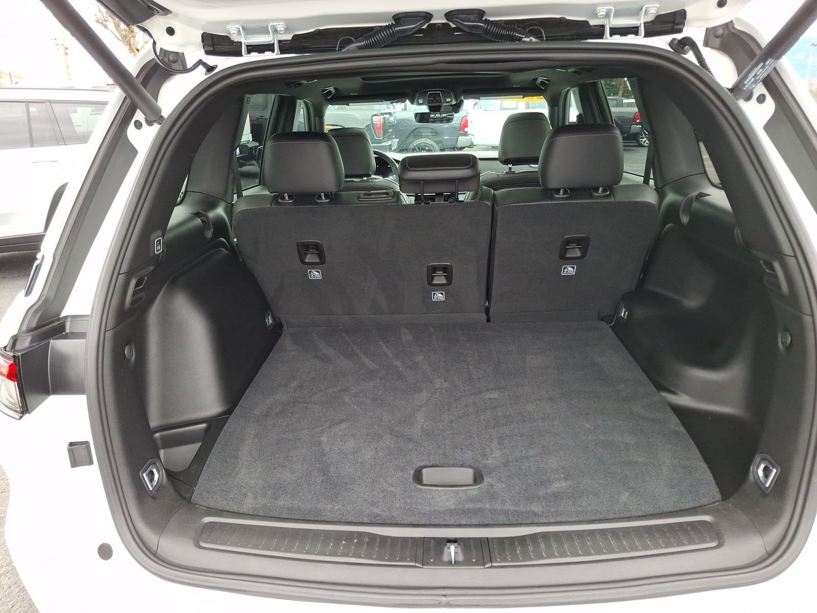 Used 2025 Jeep Grand Cherokee Limited w/ Black Appearance Package AWD/4WD image 22