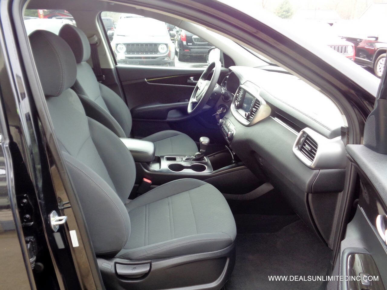 Used 2019 Kia Sorento AWD image 21