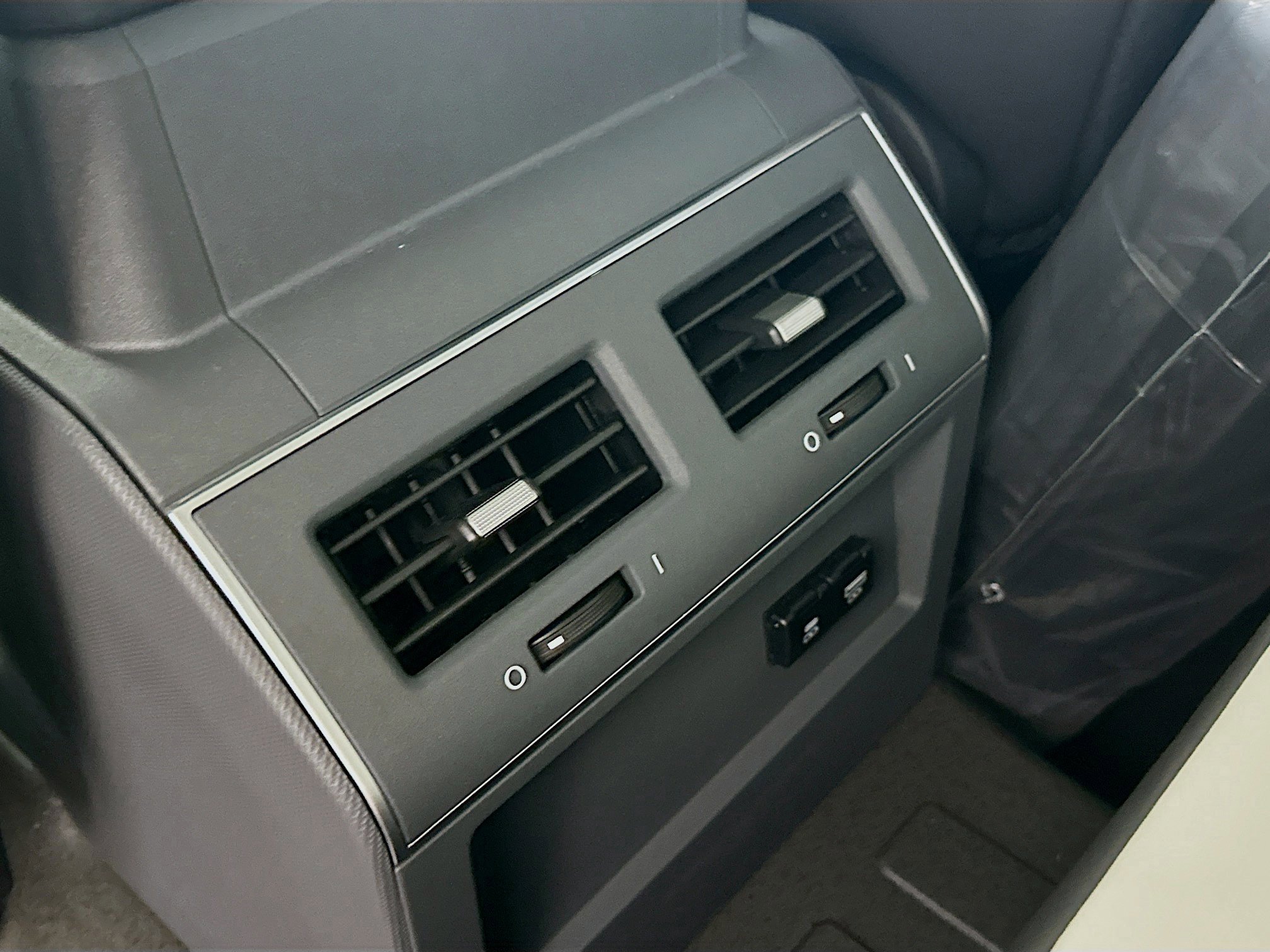 New 2025 INEOS Grenadier Fieldmaster Edition AWD/4WD image 38