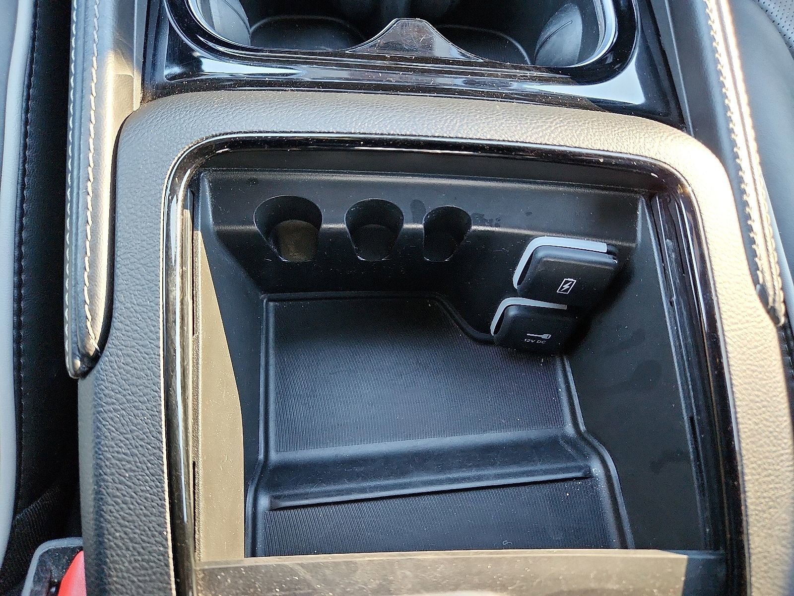 Used 2025 Chrysler Pacifica Limited image 17