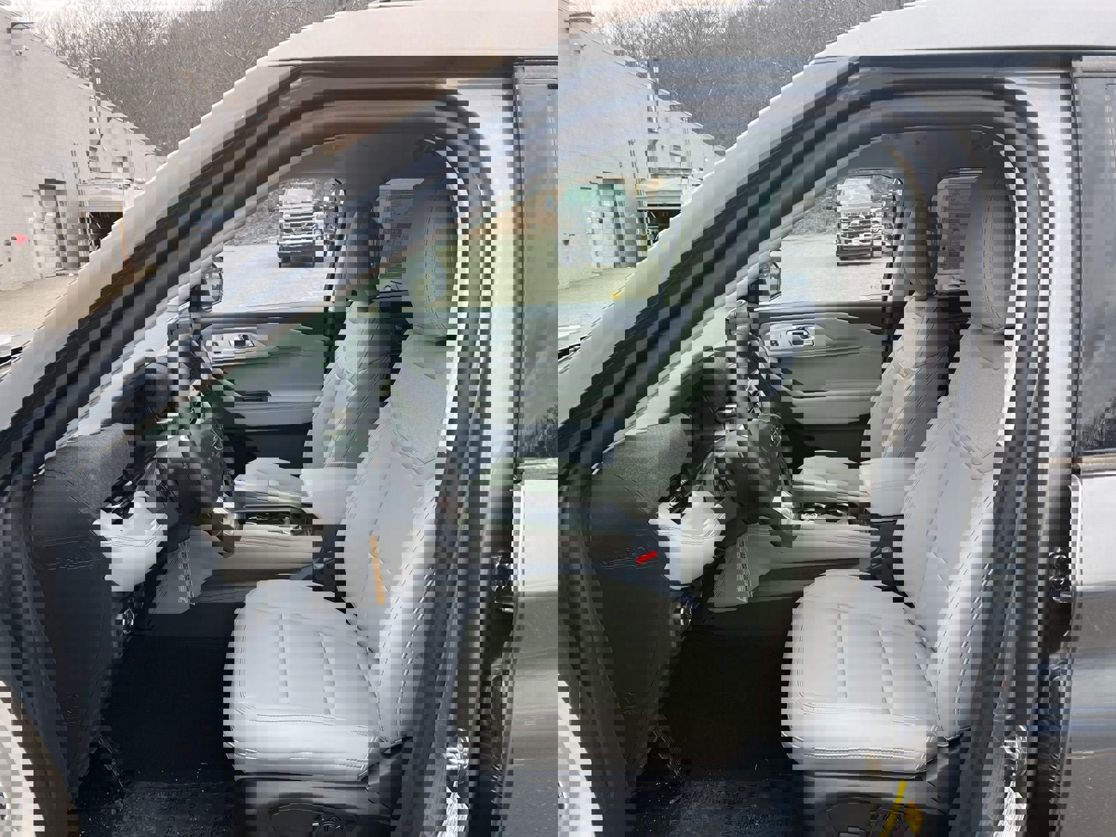 New 2026 Ford Explorer Active w/ Active Comfort Package image 18