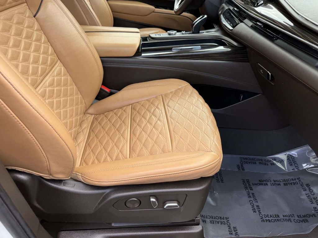 Used 2023 Cadillac Escalade ESV Premium Luxury w/ Performance Package AWD/4WD image 27