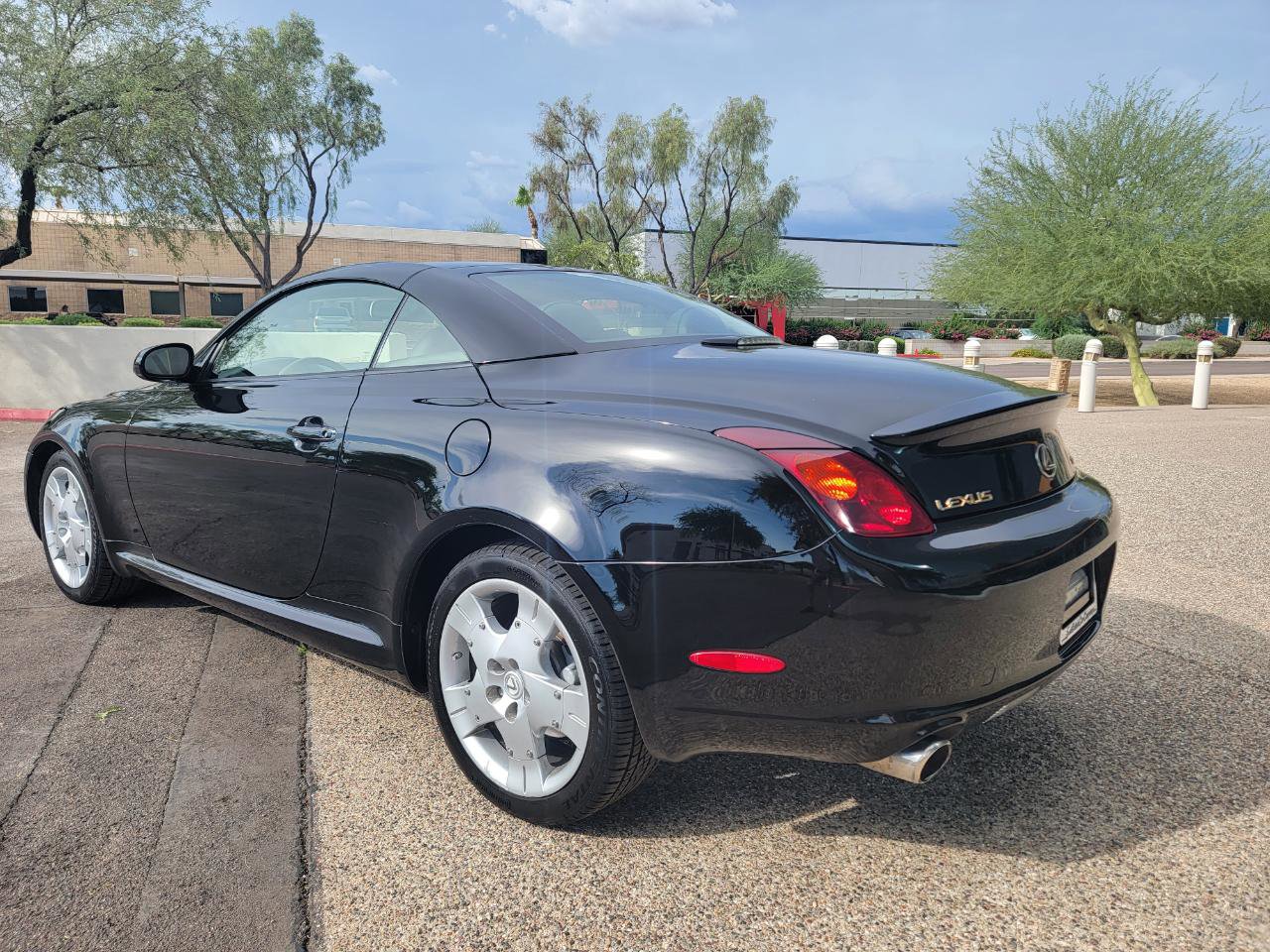 Used 2004 Lexus SC 430 Convertible image 7