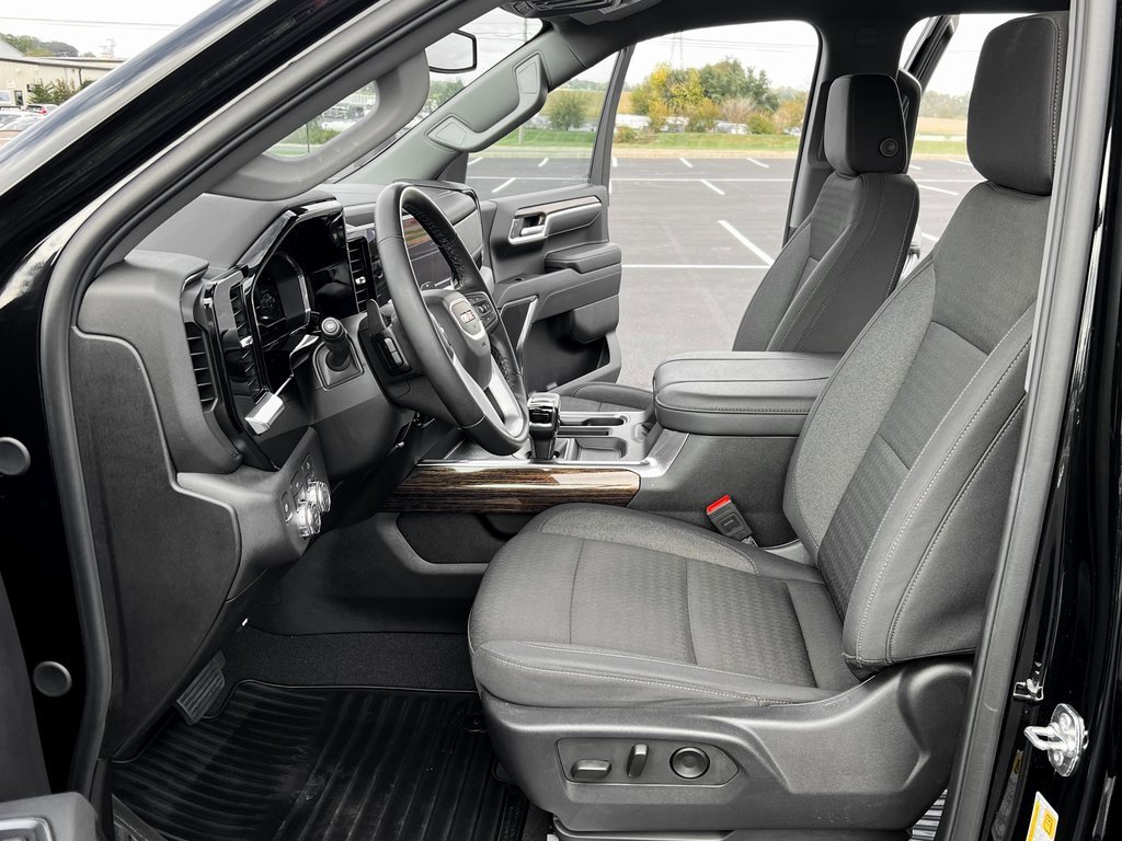 Used 2025 GMC Sierra 1500 Elevation w/ Max Trailering Package image 3