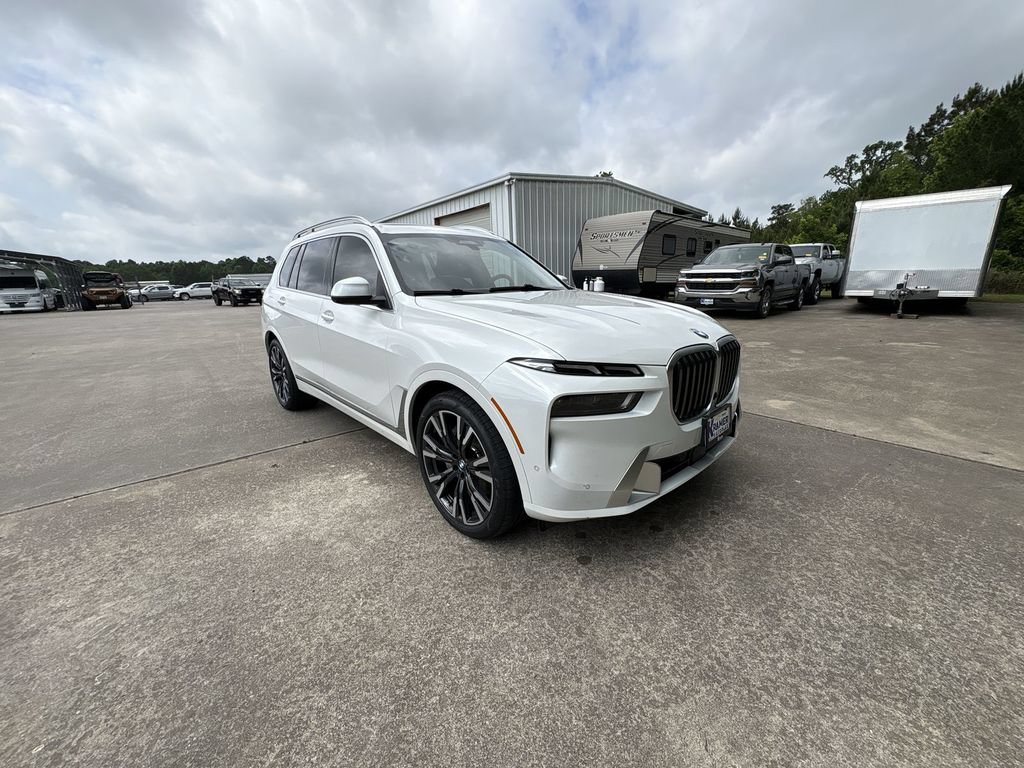 Used 2025 BMW X7 xDrive40i AWD/4WD image 2