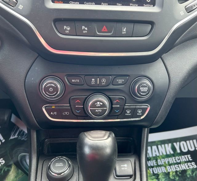 Used 2023 Jeep Cherokee Altitude Lux image 16