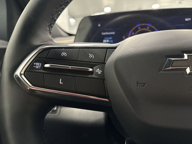 Used 2025 Chevrolet Equinox ACTIV w/ Convenience Package III image 13