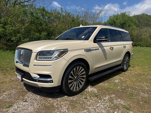 Used 2018 Lincoln Navigator Reserve w/ Technology Package AWD/4WD image 4