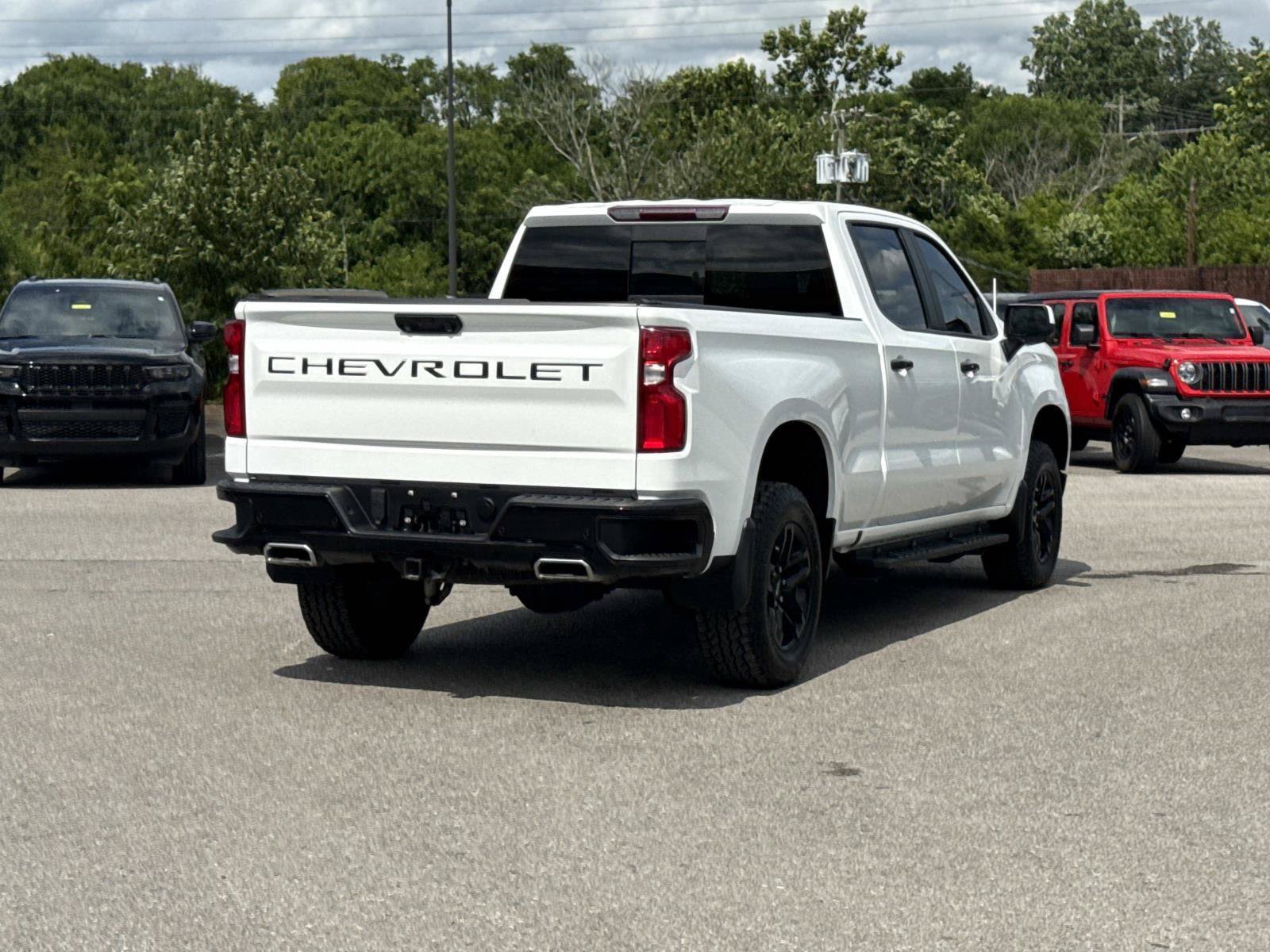 Used 2022 Chevrolet Silverado 1500 LT Trail Boss w/ LT Trail Boss Premium Package AWD/4WD image 5