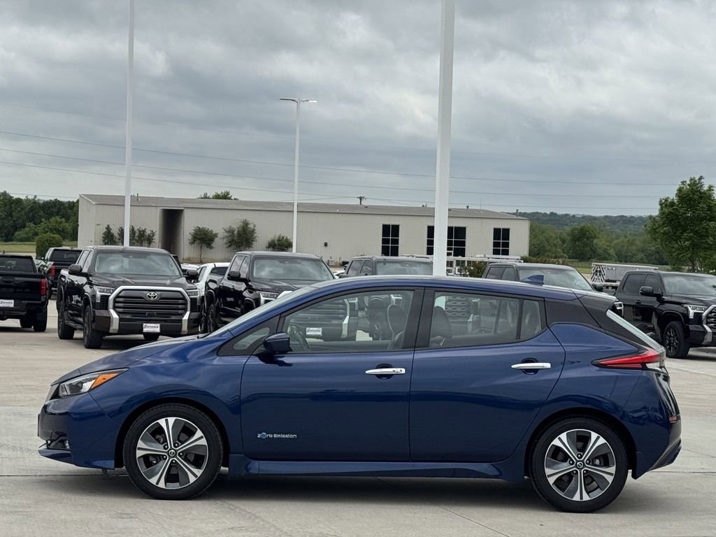 Used 2018 Nissan Leaf SL w/ SL Technology Package FWD image 3