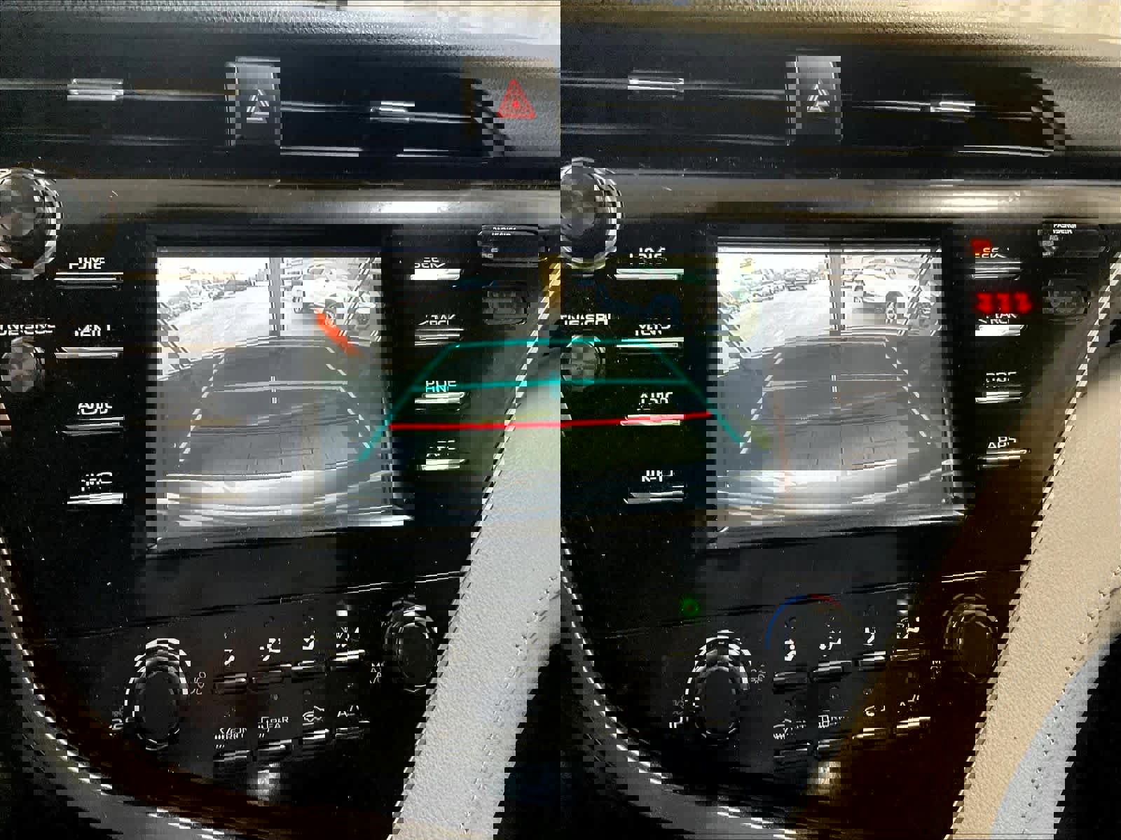 Used 2018 Toyota Camry LE image 19