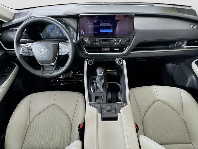 Used 2025 Toyota Grand Highlander AWD image 24
