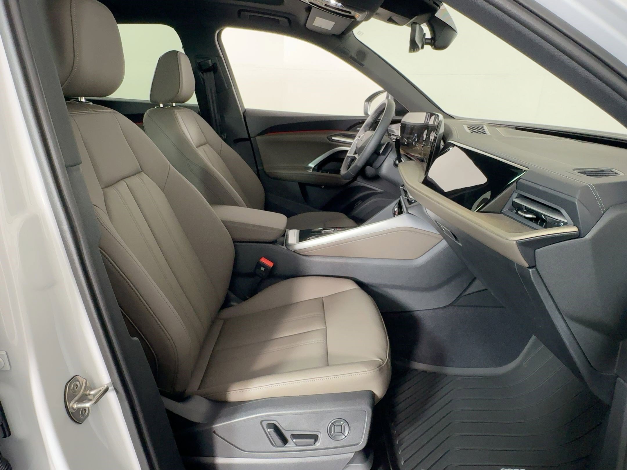 New 2025 Audi Q5 Premium Plus image 31