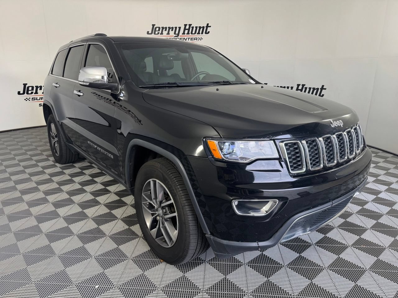 Used 2017 Jeep Grand Cherokee Limited AWD/4WD image 6