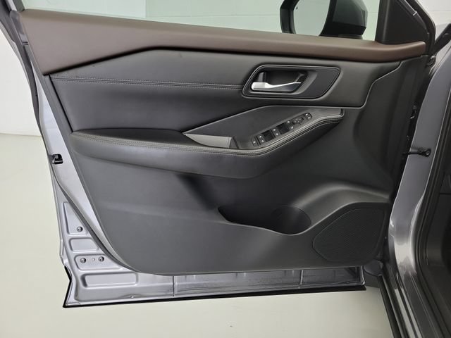 Used 2023 Nissan Rogue SV w/ SV Premium B Package FWD image 21