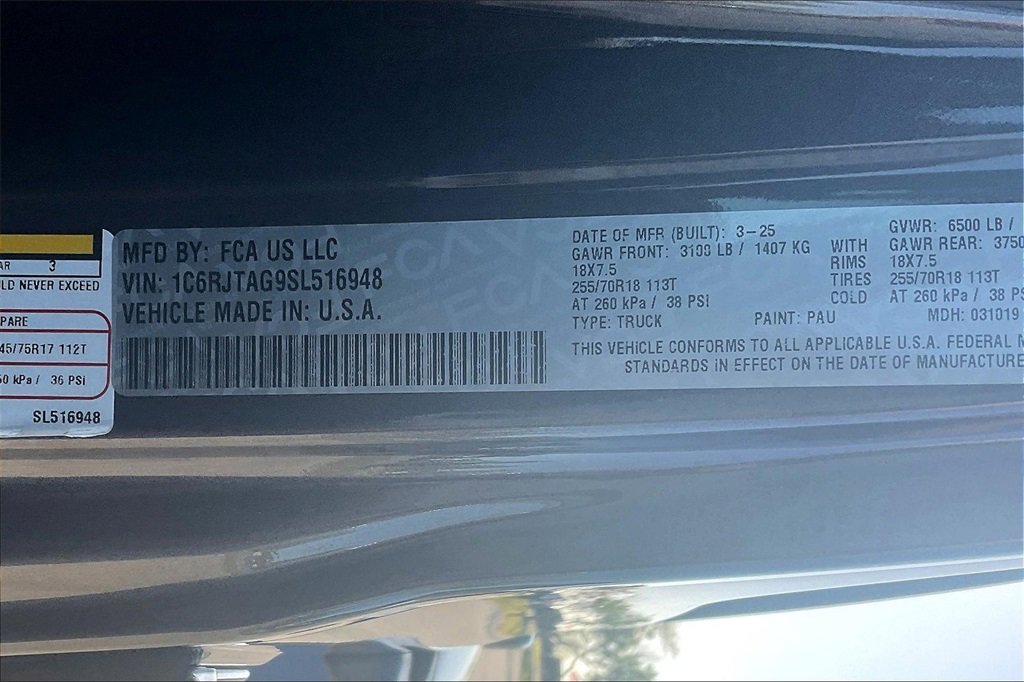 New 2025 Jeep Gladiator Sport w/ Premium Package image 13