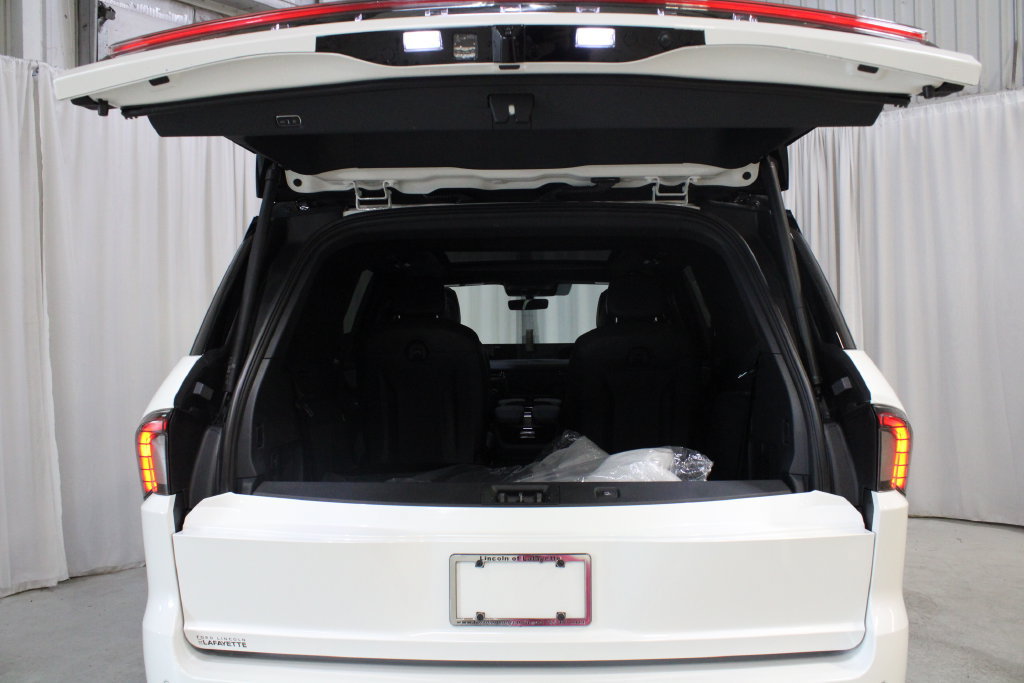 New 2027 Lincoln Navigator Black Label AWD/4WD image 28