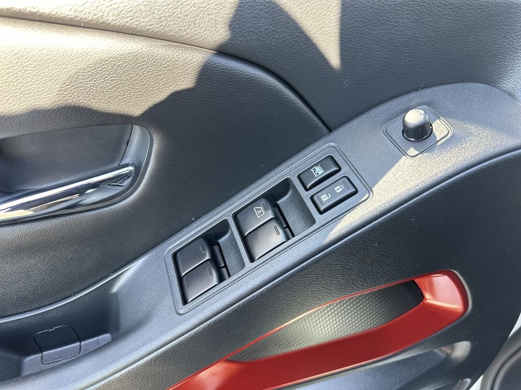Used 2025 Nissan Frontier PRO-4X AWD/4WD image 13