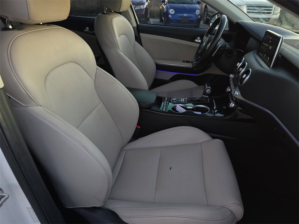 Used 2018 Kia Stinger Premium image 10