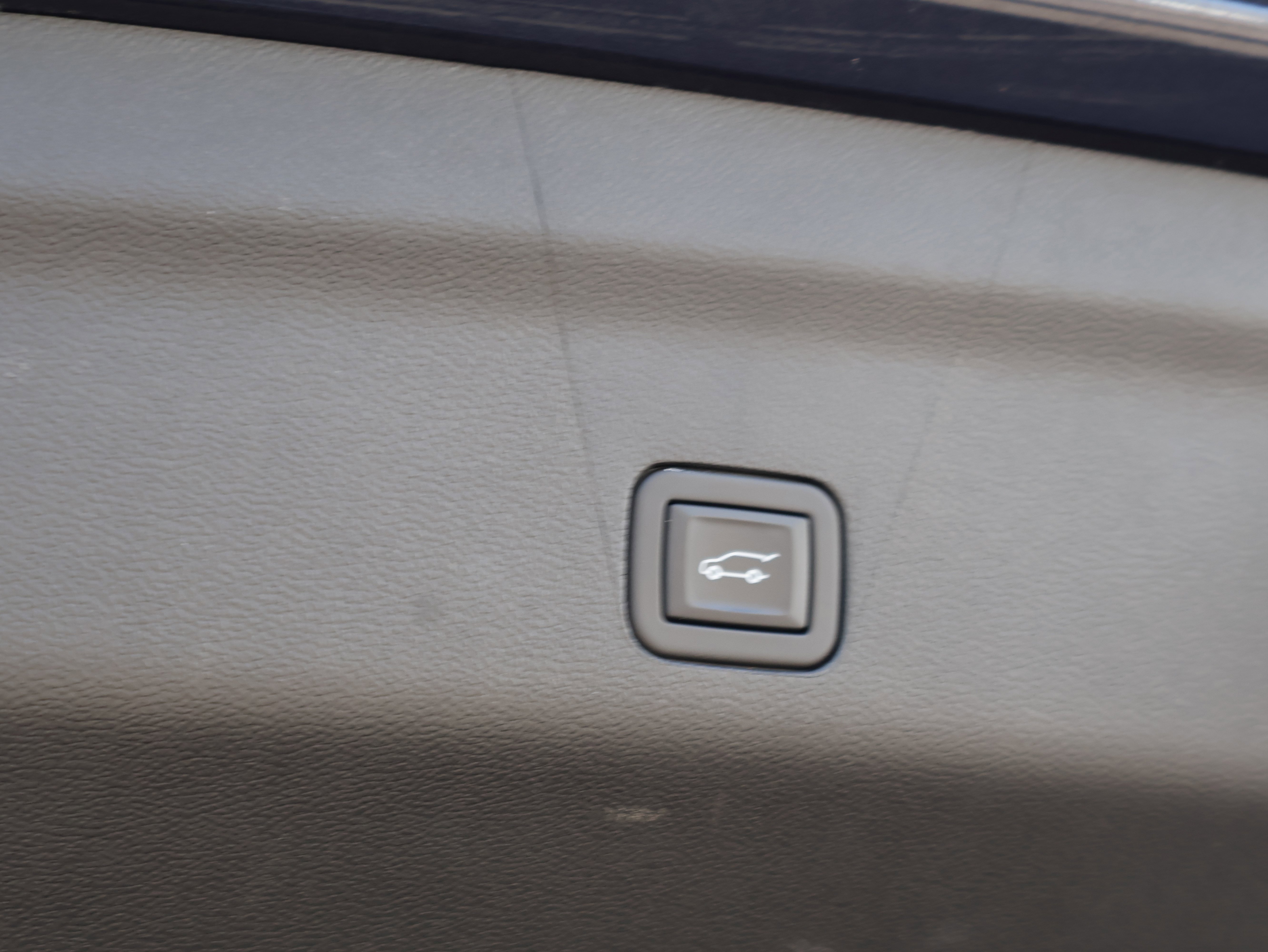 Used 2024 GMC Yukon SLT image 23