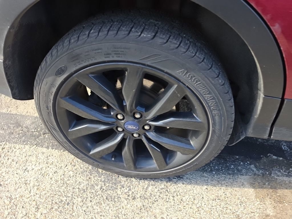 Used 2017 Ford Escape SE w/ Equipment Group 201A image 10