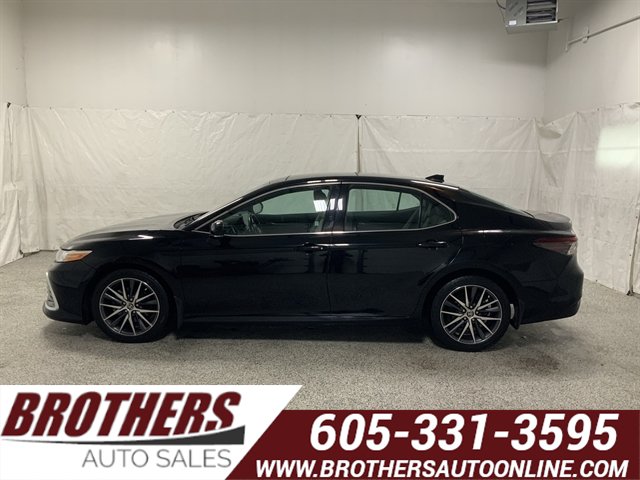 Used 2021 Toyota Camry XLE w/ Navigation Package