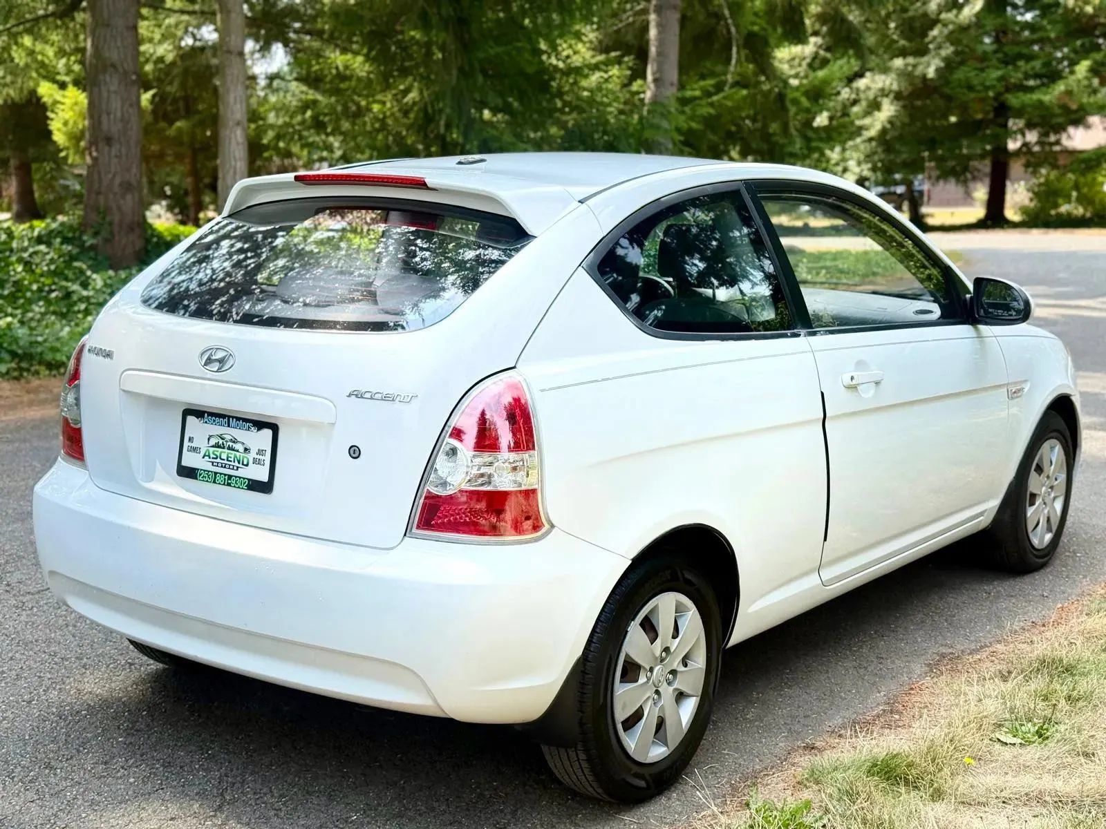 Used 2009 Hyundai Accent GS w/ Premium Pkg 3 FWD image 5