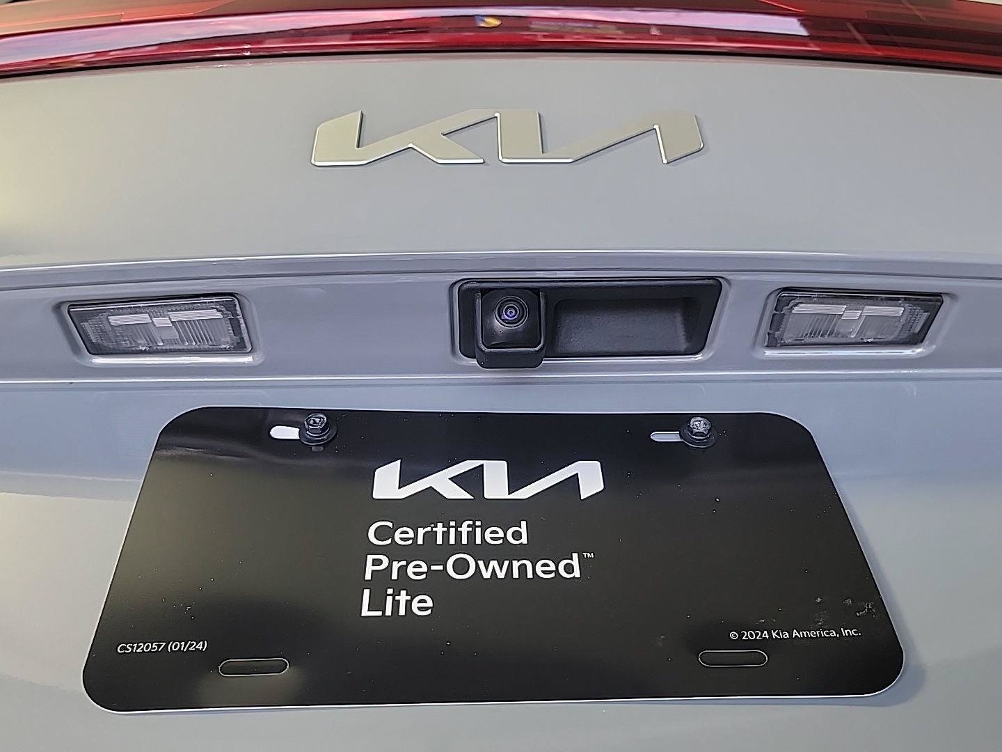 Used 2026 Kia Carnival EX FWD image 9